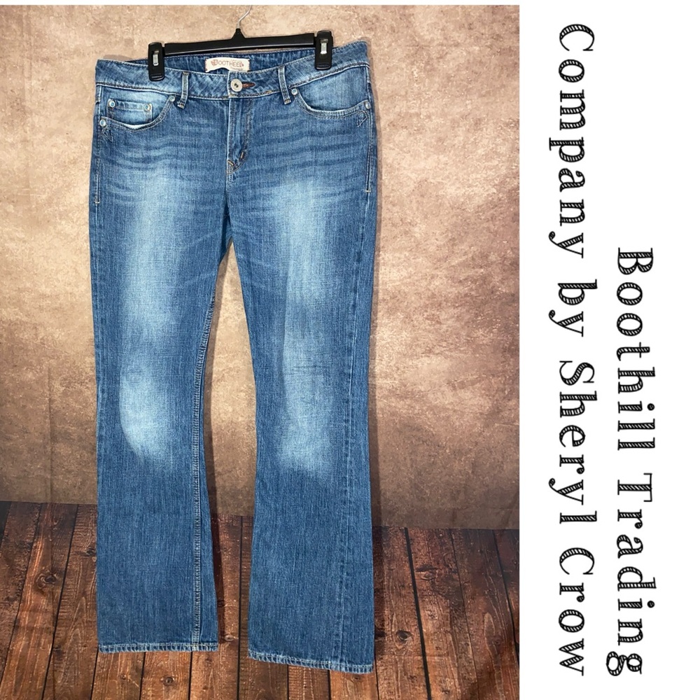 Bootheel trading Co.-Savannah-boot cut jeans w/ turquoise & silver accents~EUC
